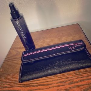 MARY KAY BRUSHES AND CLEANER